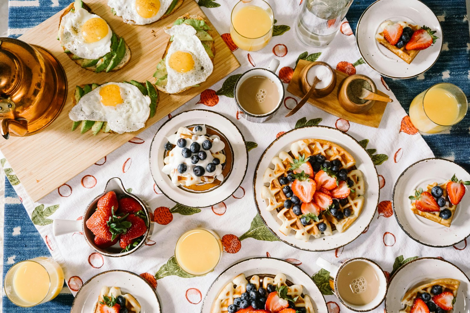 Morning coffee and breakfast at Lana's
